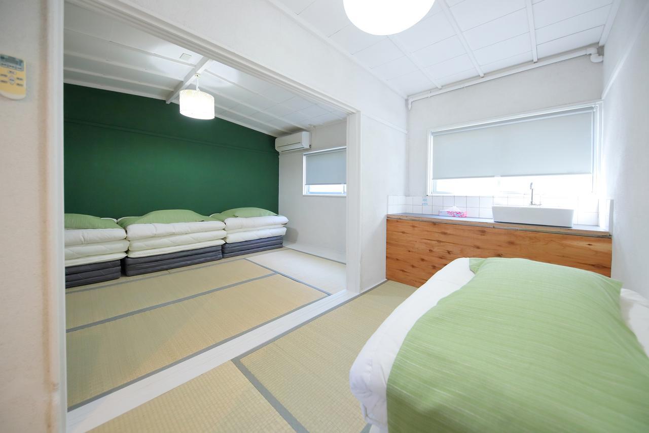Raku Hostel Osaka Exteriör bild